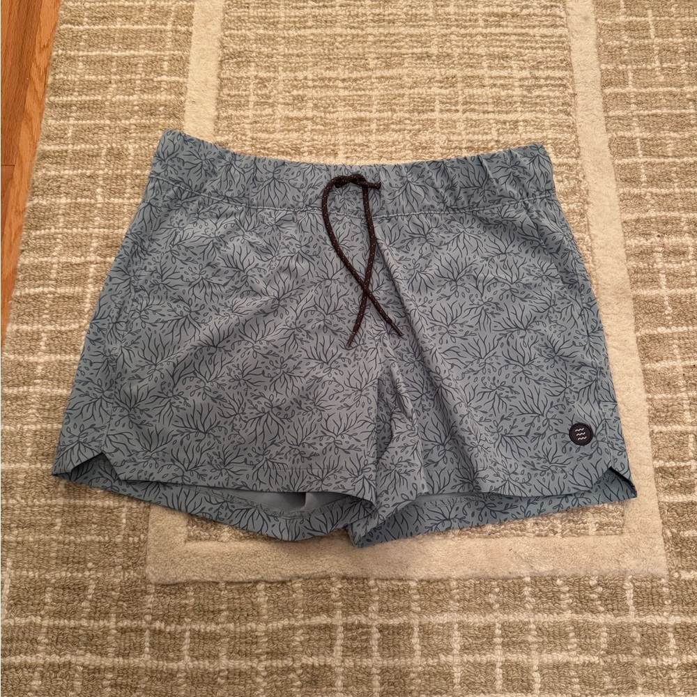 Women’s free fly swell shorts size medium new with tags